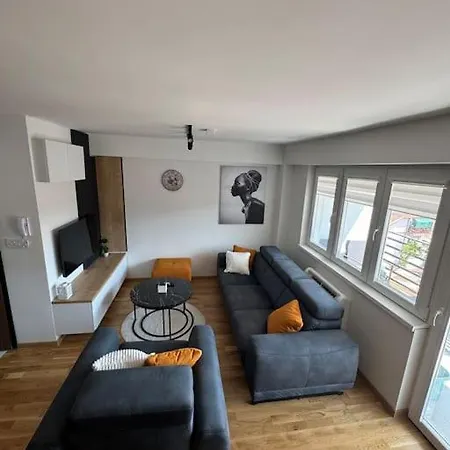 Apartment Metro Luxe *
